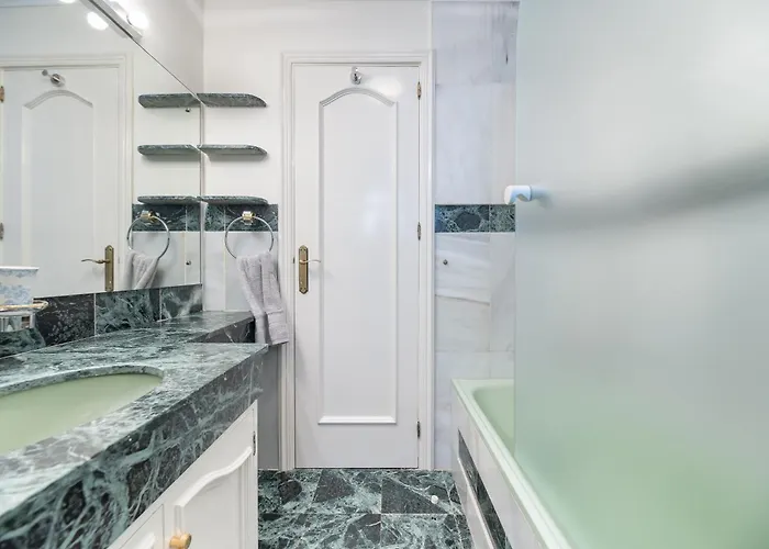 Appartement 4 Bdrm Andalusian W Cinema & Sea Views