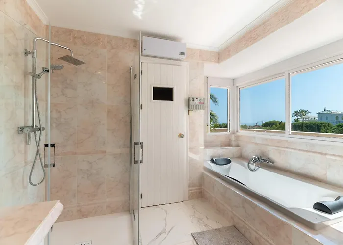 Appartement 4 Bdrm Andalusian W Cinema & Sea Views