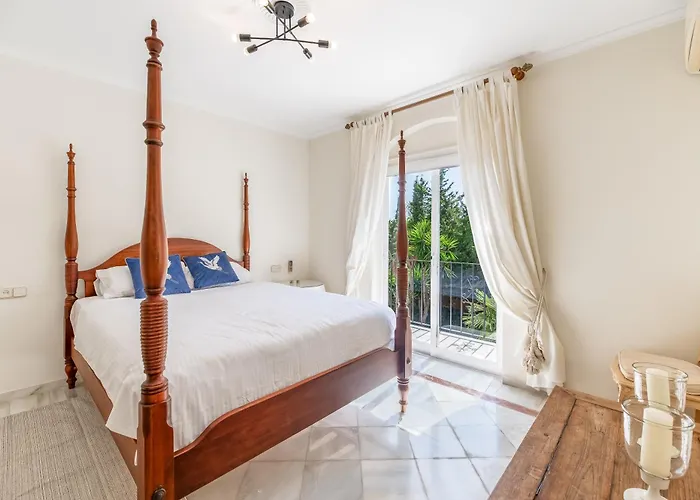 4 Bdrm Andalusian W Cinema & Sea Views Appartement Marbellac